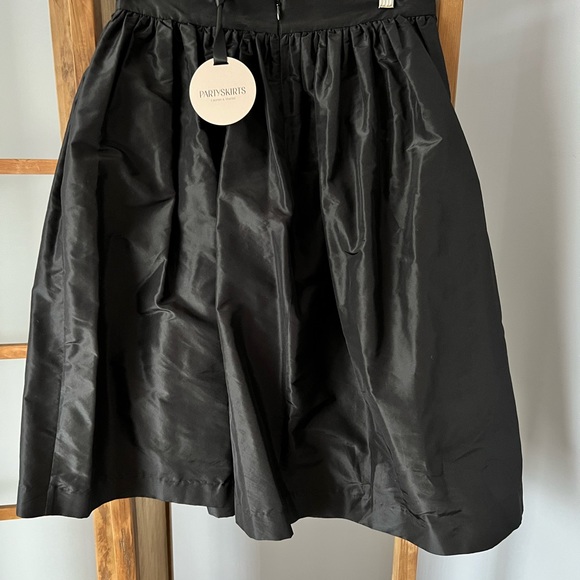 Black silk party skirt size L - Picture 2 of 4